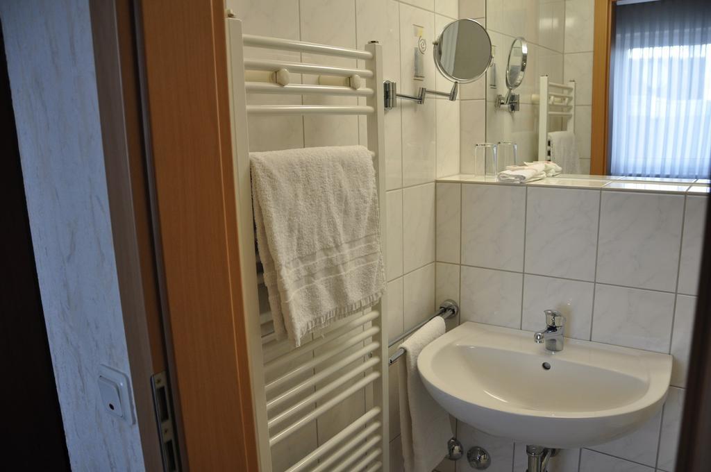 Hotel Buergerhof Хомбург Стая снимка